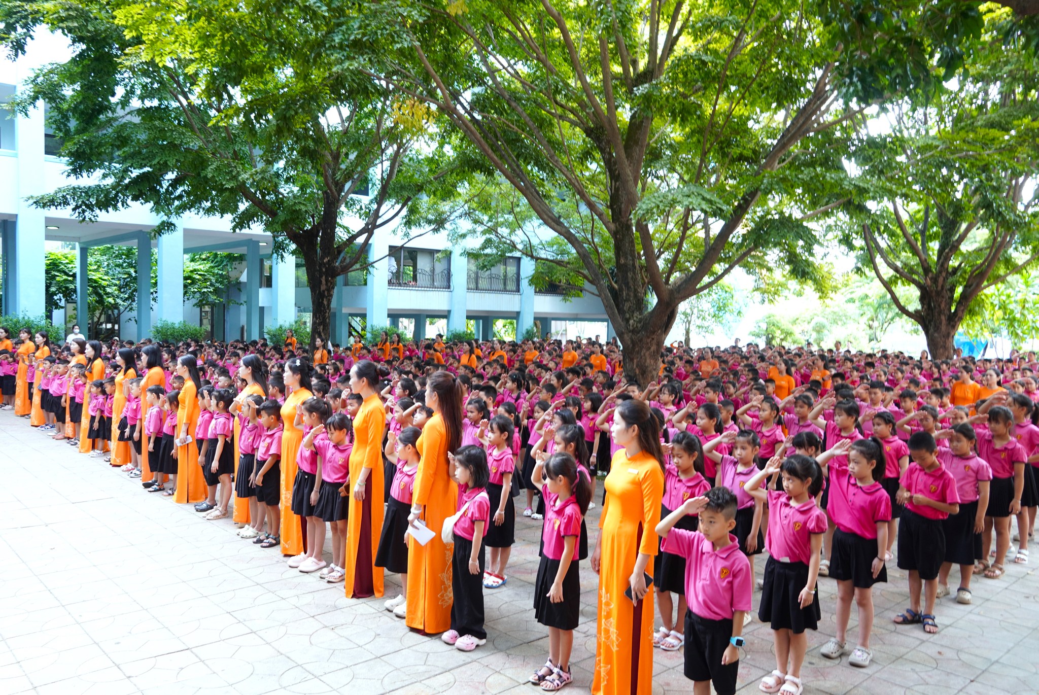 Welcome Back To School - Ngày trở lại đầy cảm xúc